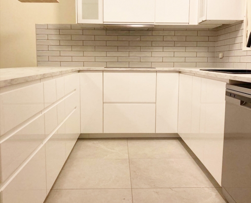 white kitchen fronts